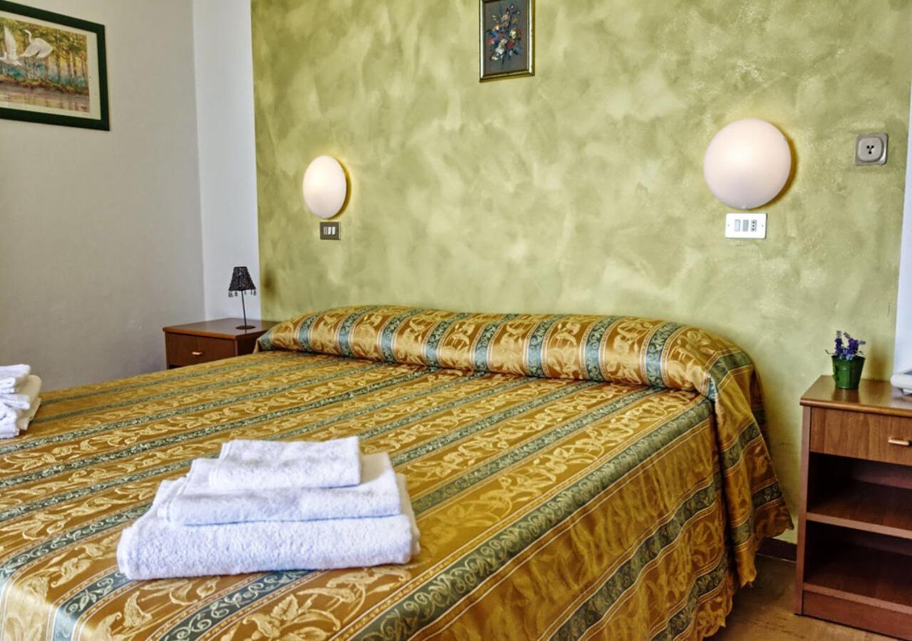Hotel Pironi San Mauro Mare Eksteriør billede